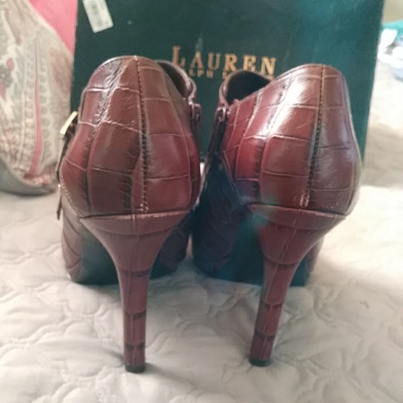 Ralph Lauren dark brown embossed croc boots - Picture 3 of 4